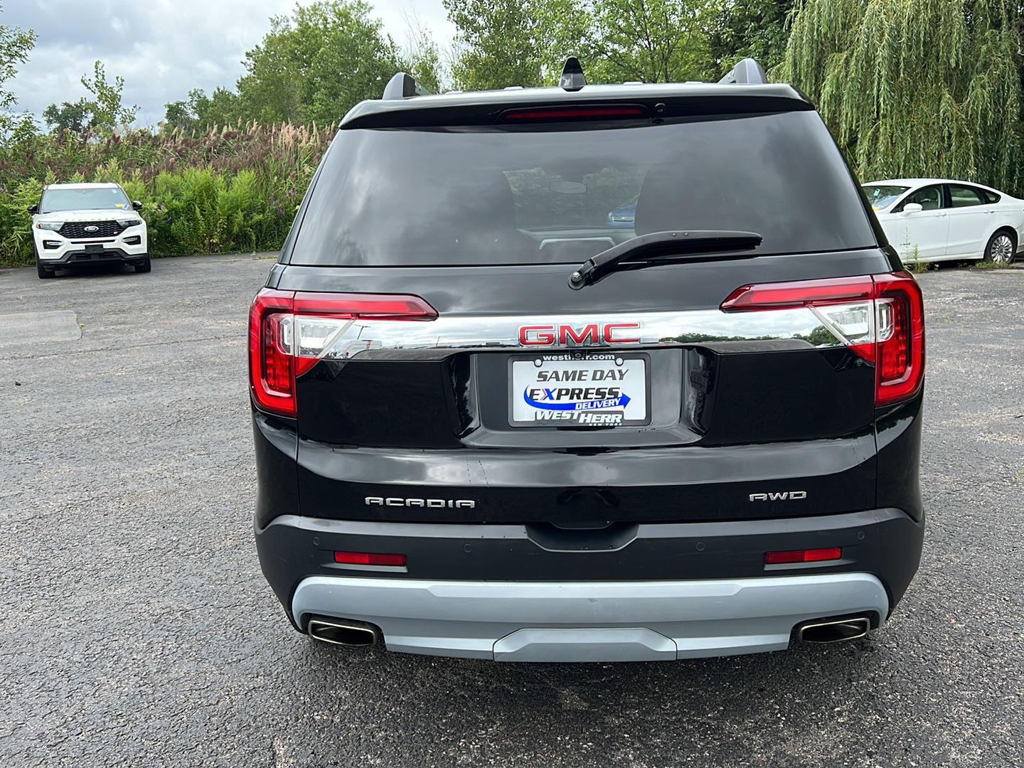 Used 2022 Ebony Twilight Metallic GMC SLE image 6