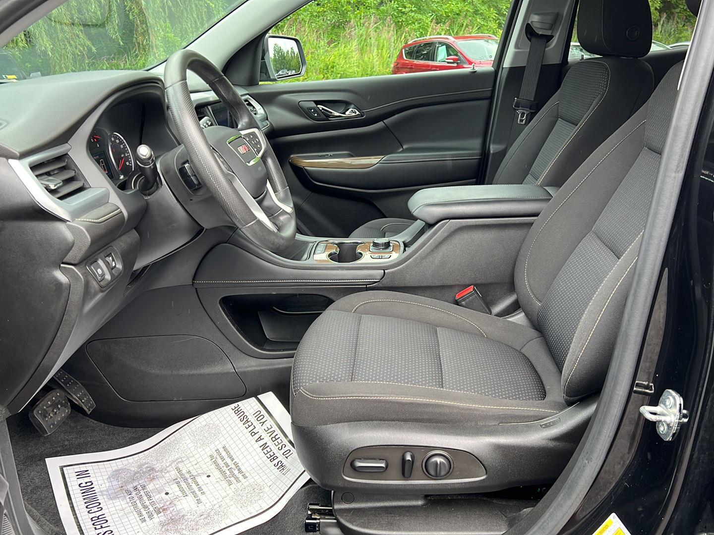 Used 2022 Ebony Twilight Metallic GMC SLE image 9