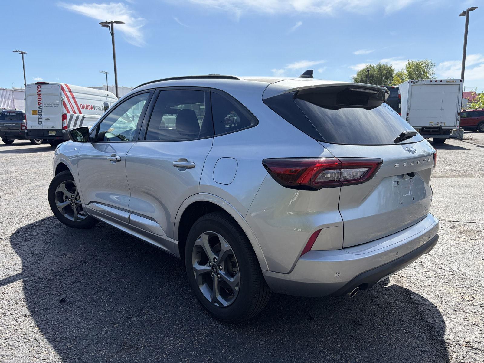 Used 2023 Iconic Silver Ford ST-Line image 3