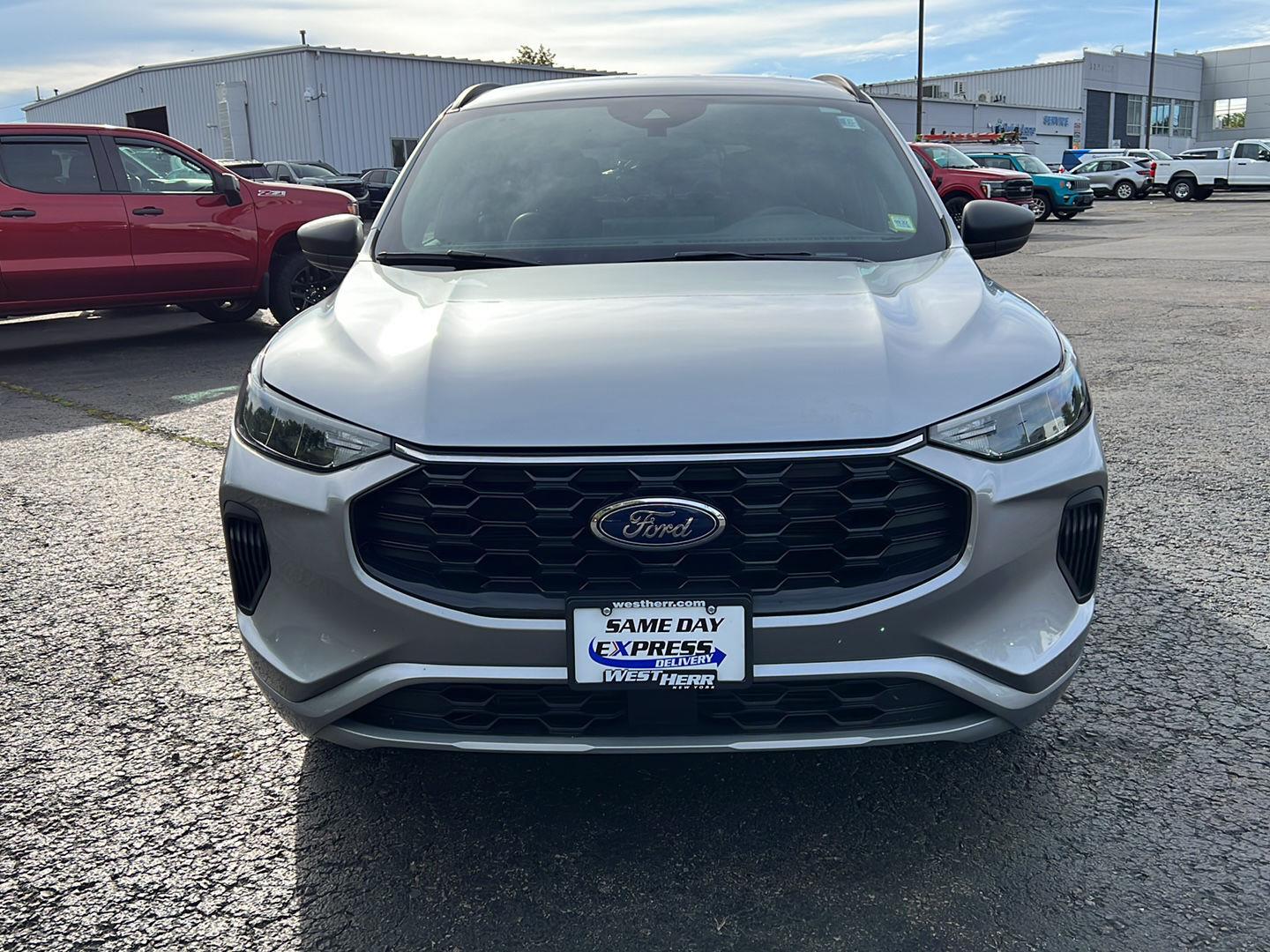 Used 2023 Iconic Silver Ford ST-Line image 17