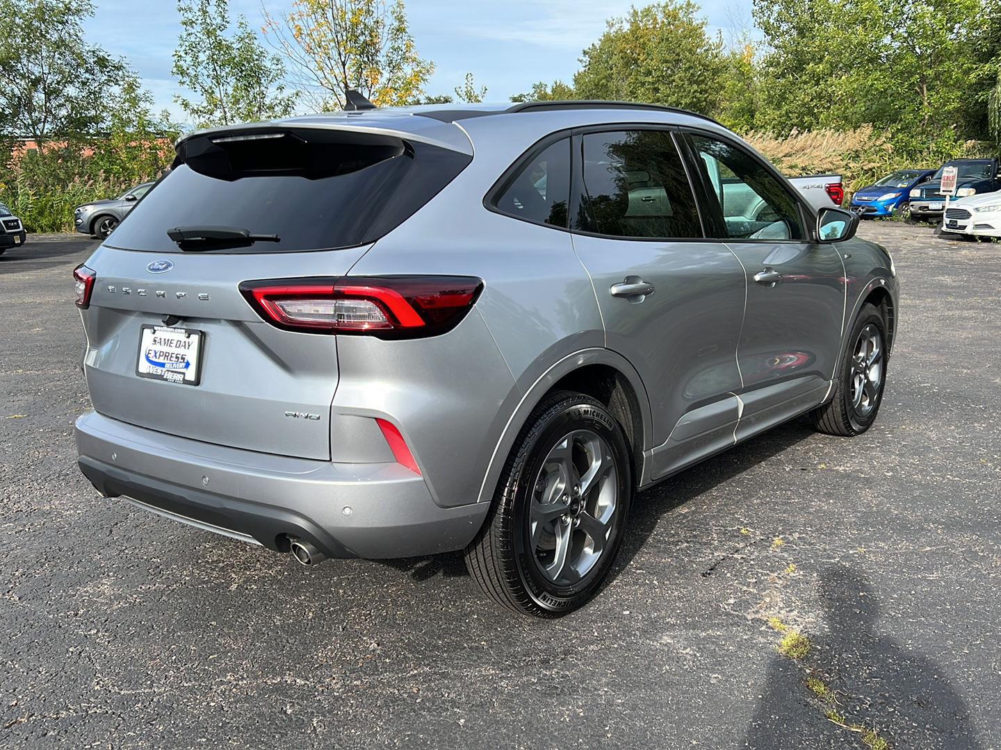Used 2023 Iconic Silver Ford ST-Line image 24