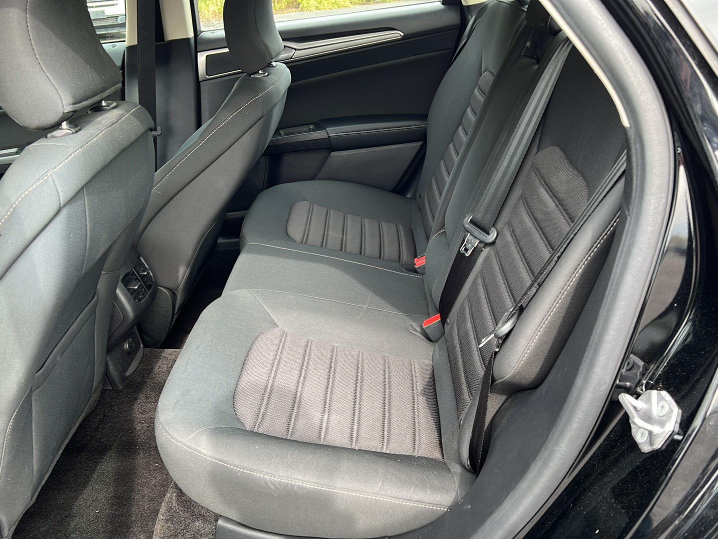 Used 2018 Shadow Black Ford SE image 20