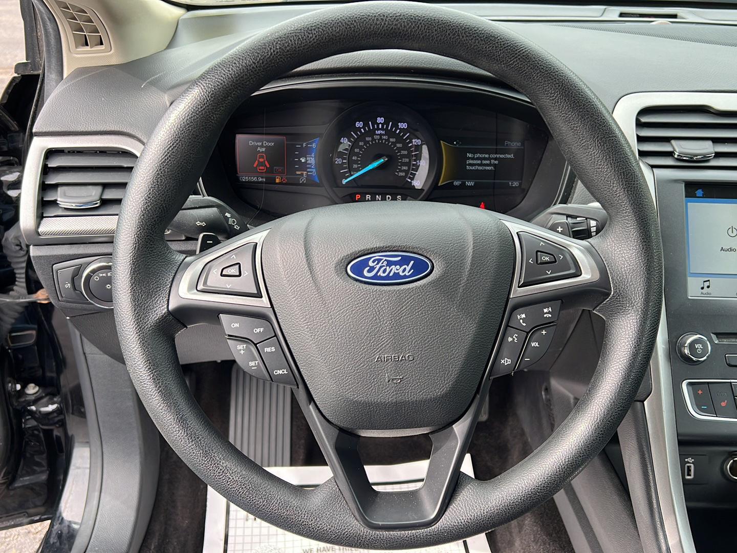 Used 2018 Shadow Black Ford SE image 8