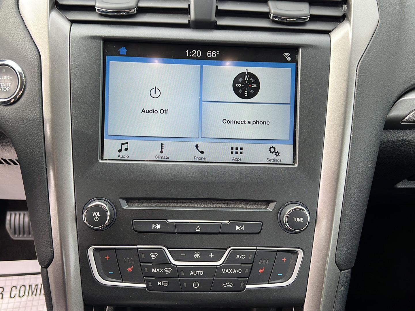 Used 2018 Shadow Black Ford SE image 11
