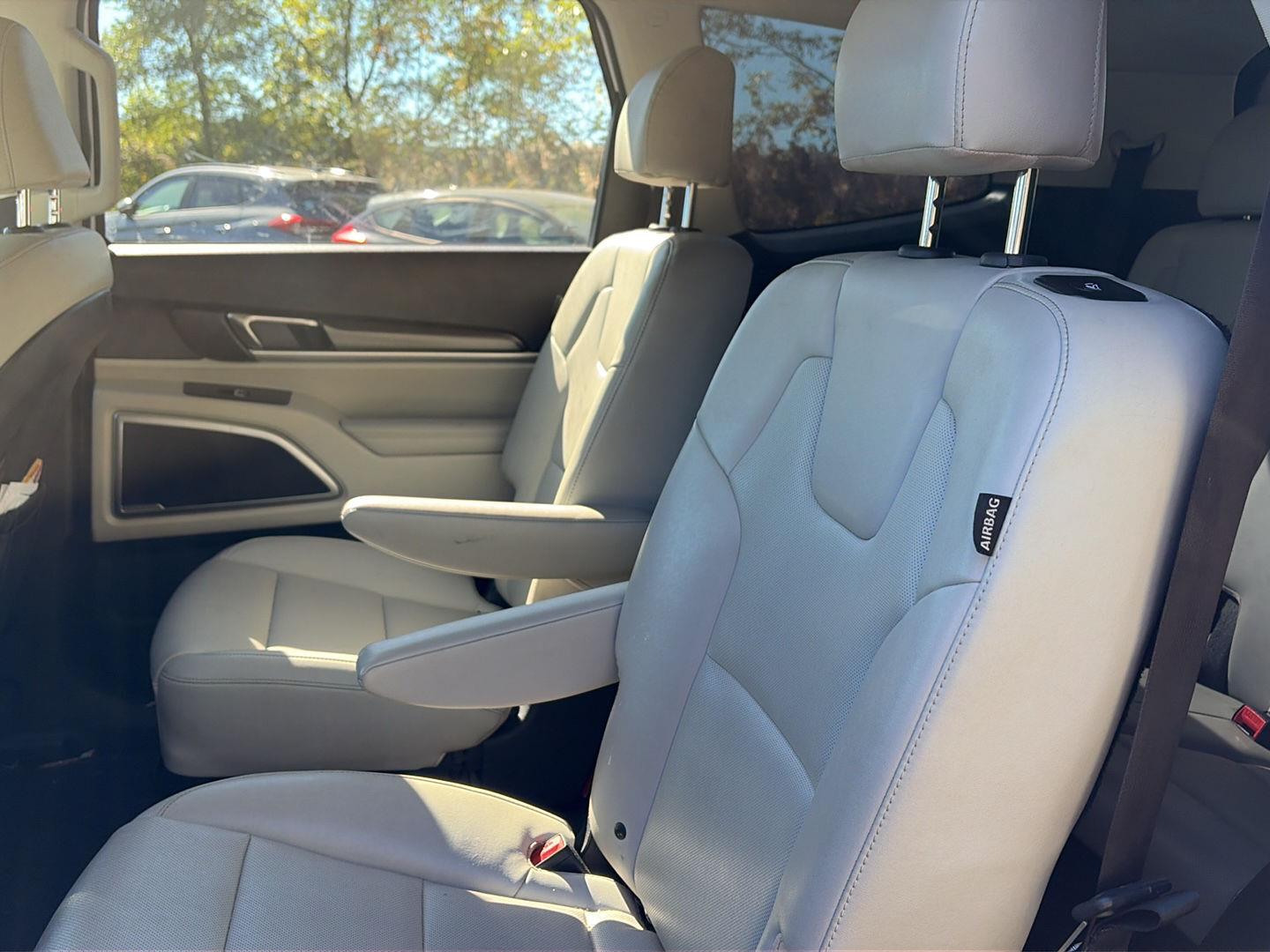 Used 2023 Glacial White Pearl Kia S image 9