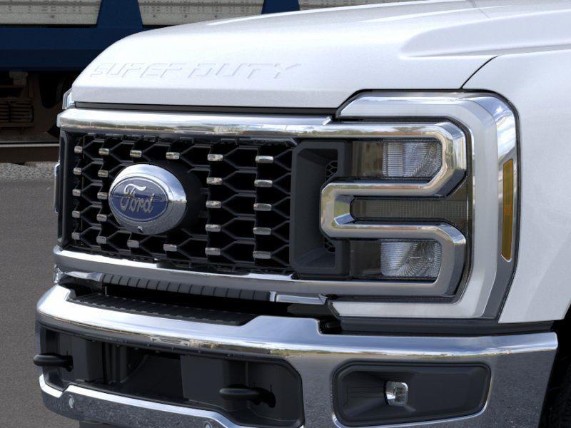 New 2026 Star White Metallic Tri-Coat Ford Lariat image 17