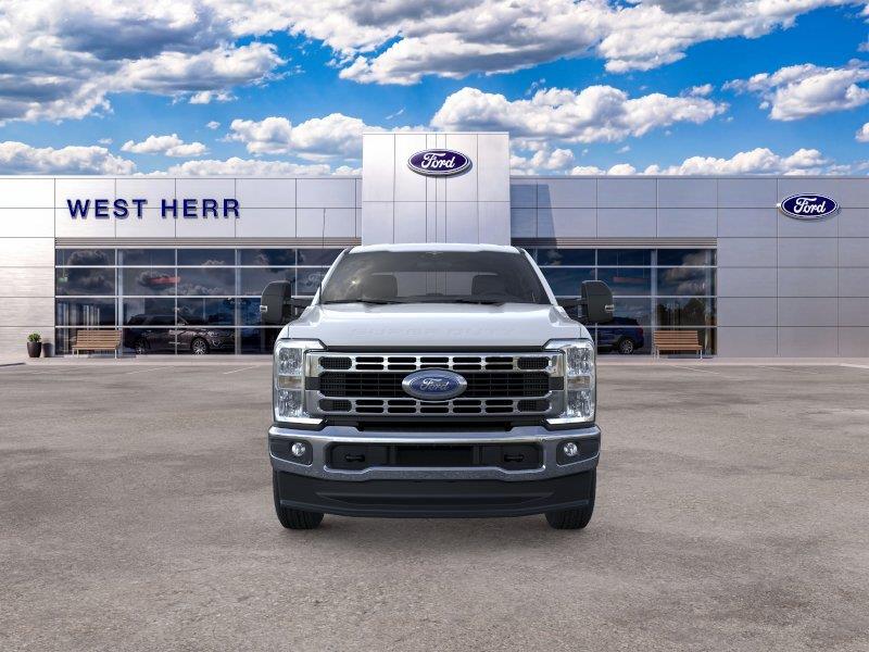 New 2026 Oxford White Ford XLT image 7