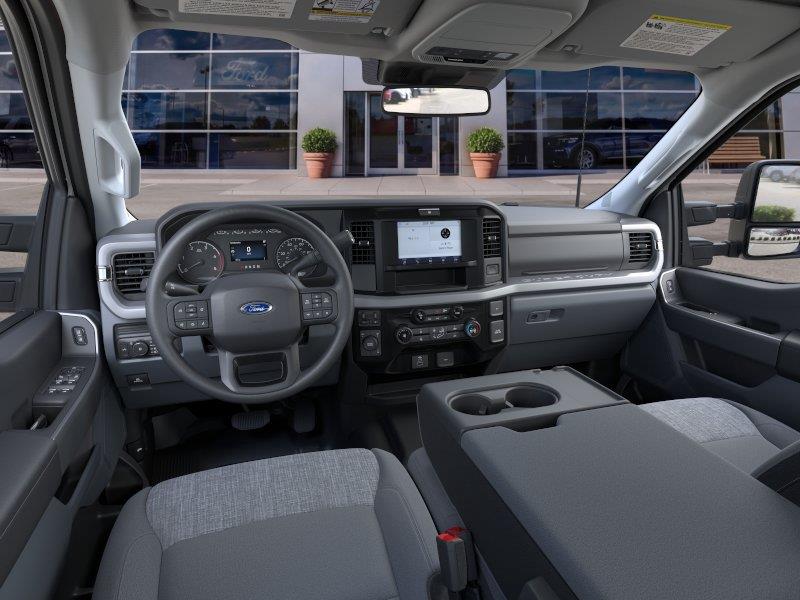New 2026 Oxford White Ford XLT image 9