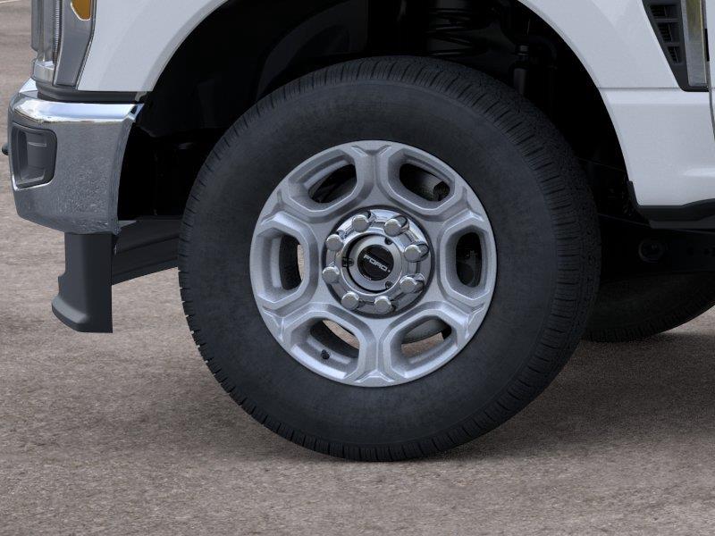 New 2026 Oxford White Ford XLT image 19