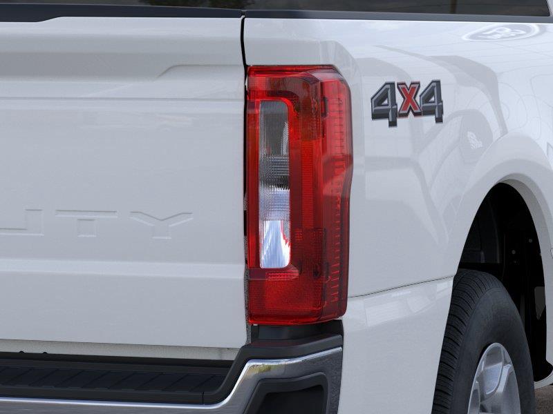 New 2026 Oxford White Ford XLT image 21