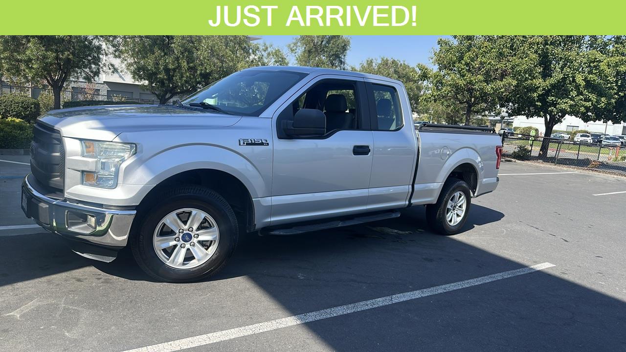 Ingot Silver Metallic 2015 Ford F-150 Pickup Truck 4X2 6-Speed Automatic
