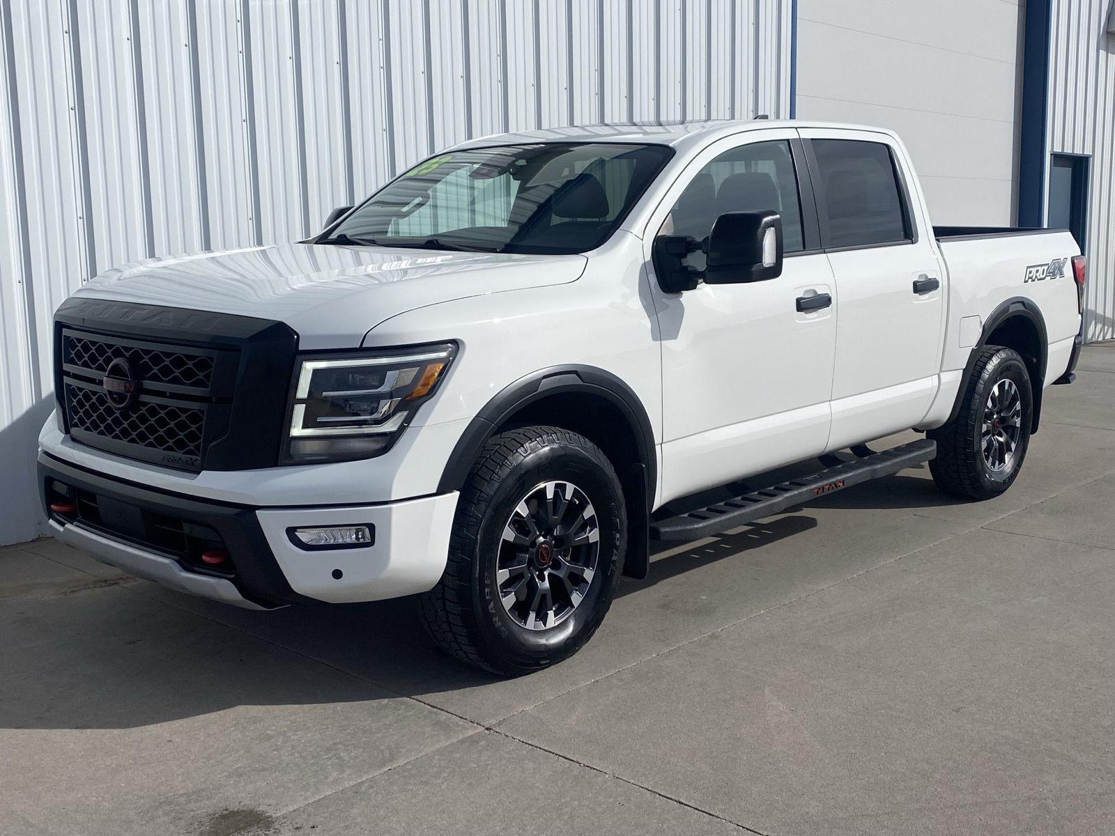 2023 Nissan Titan PRO-4X Crew Cab 4WD