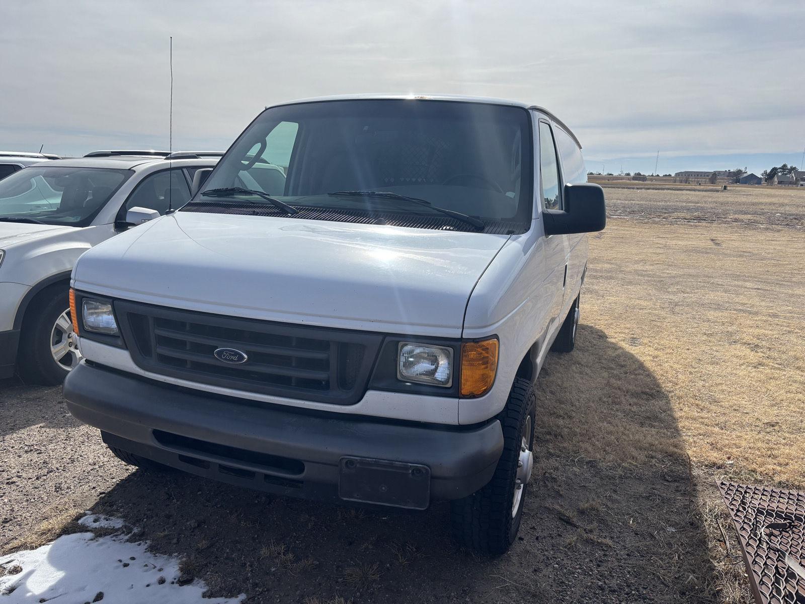 2007 Ford E-Series E-250 Extended Cargo Van