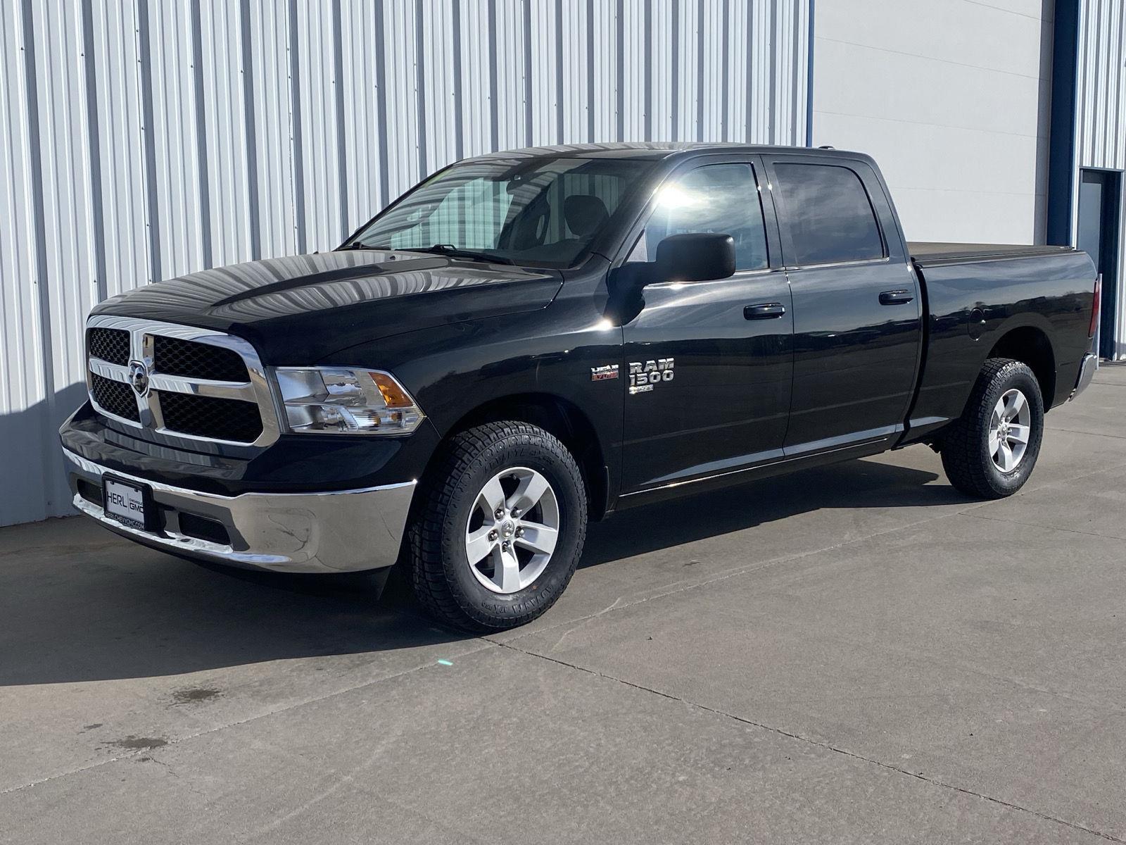 Brilliant Black Crystal Pearlcoat 2019 RAM 1500 Classic SLT Crew Cab RWD Pickup Truck 4X2 8-Speed Automatic