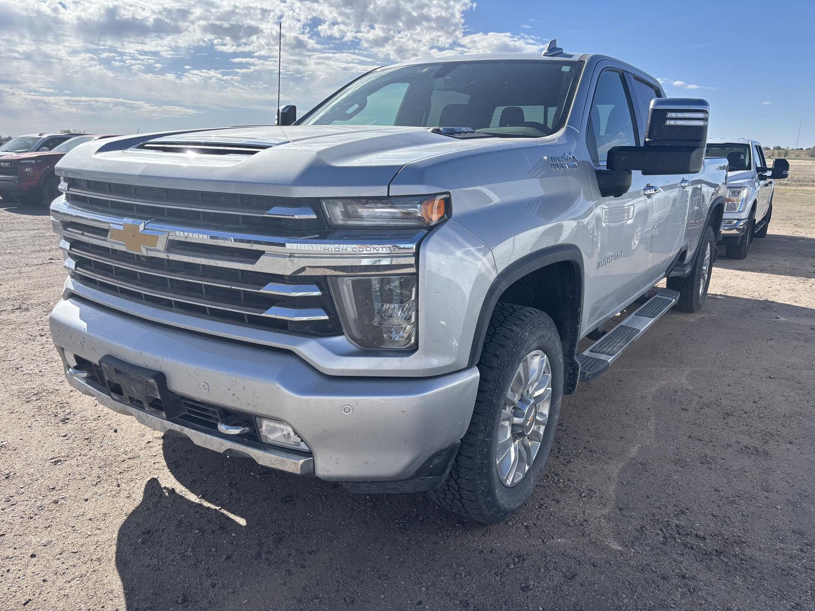 Silver Ice Metallic 2022 Chevrolet Silverado 3500HD High Country Crew Cab 4WD Pickup Truck Four-Wheel Drive Automatic