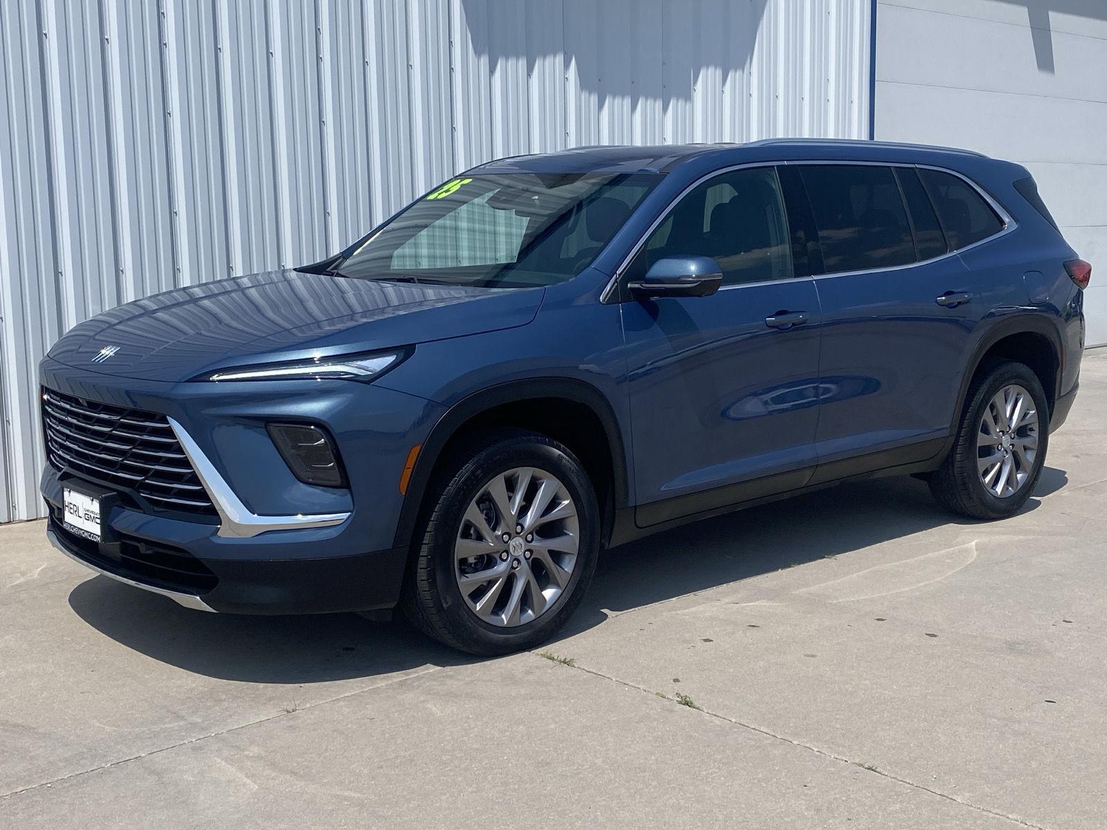  2025 Buick Enclave Preferred FWD   