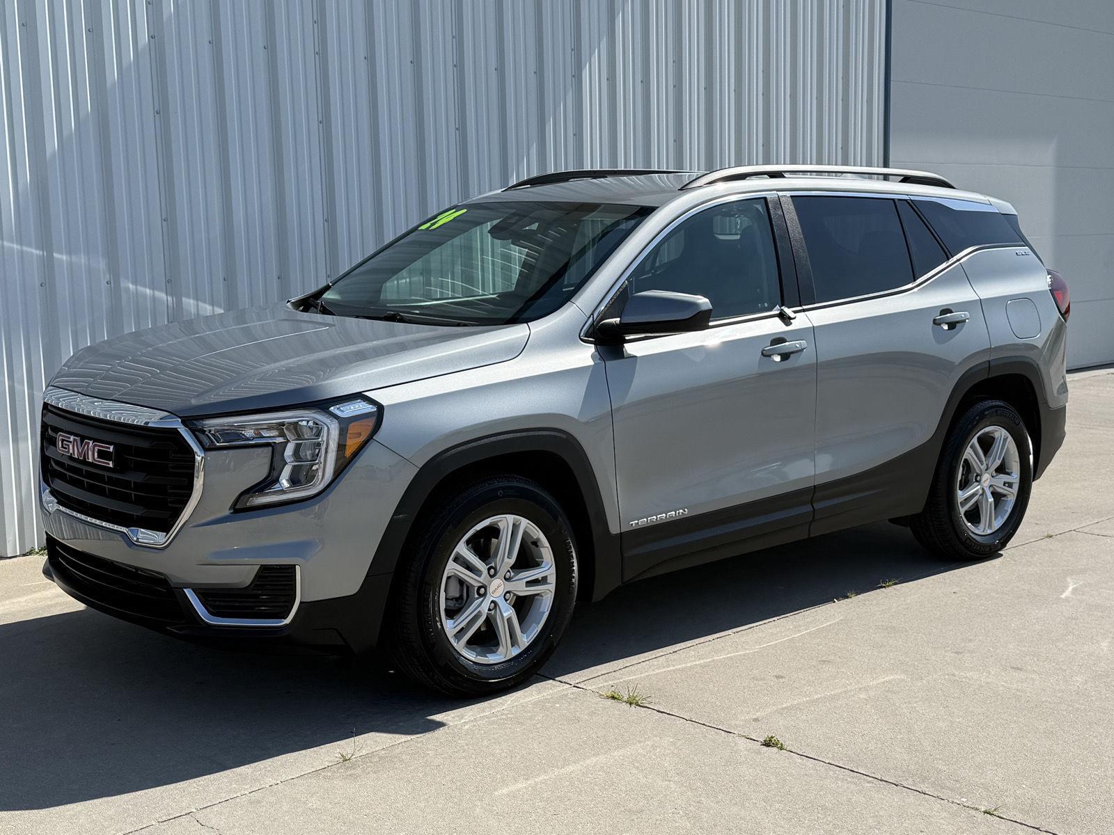  2024 GMC Terrain SLE FWD   
