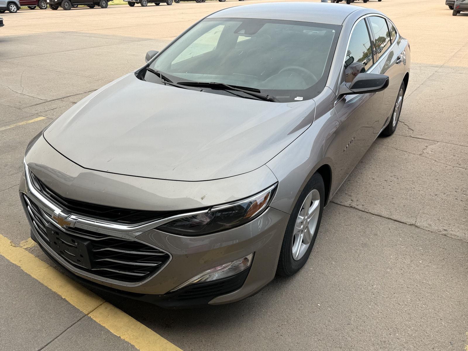 Mineral Gray Metallic 2024 Chevrolet Malibu Sedan Front-Wheel Drive Continuously Variable Transmission