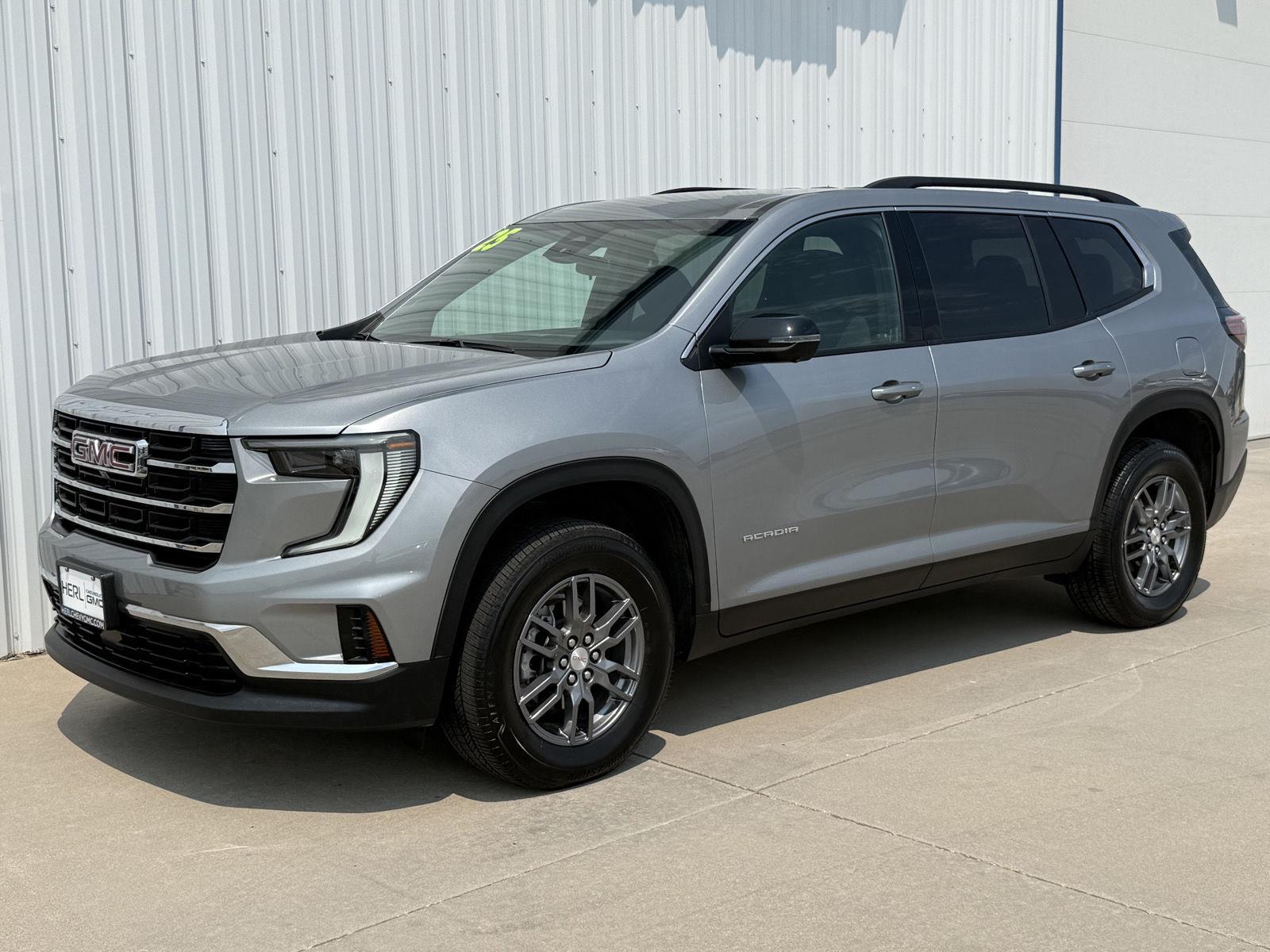 Sterling Metallic 2025 GMC Acadia SUV / Crossover Four-Wheel Drive 8-Speed Automatic