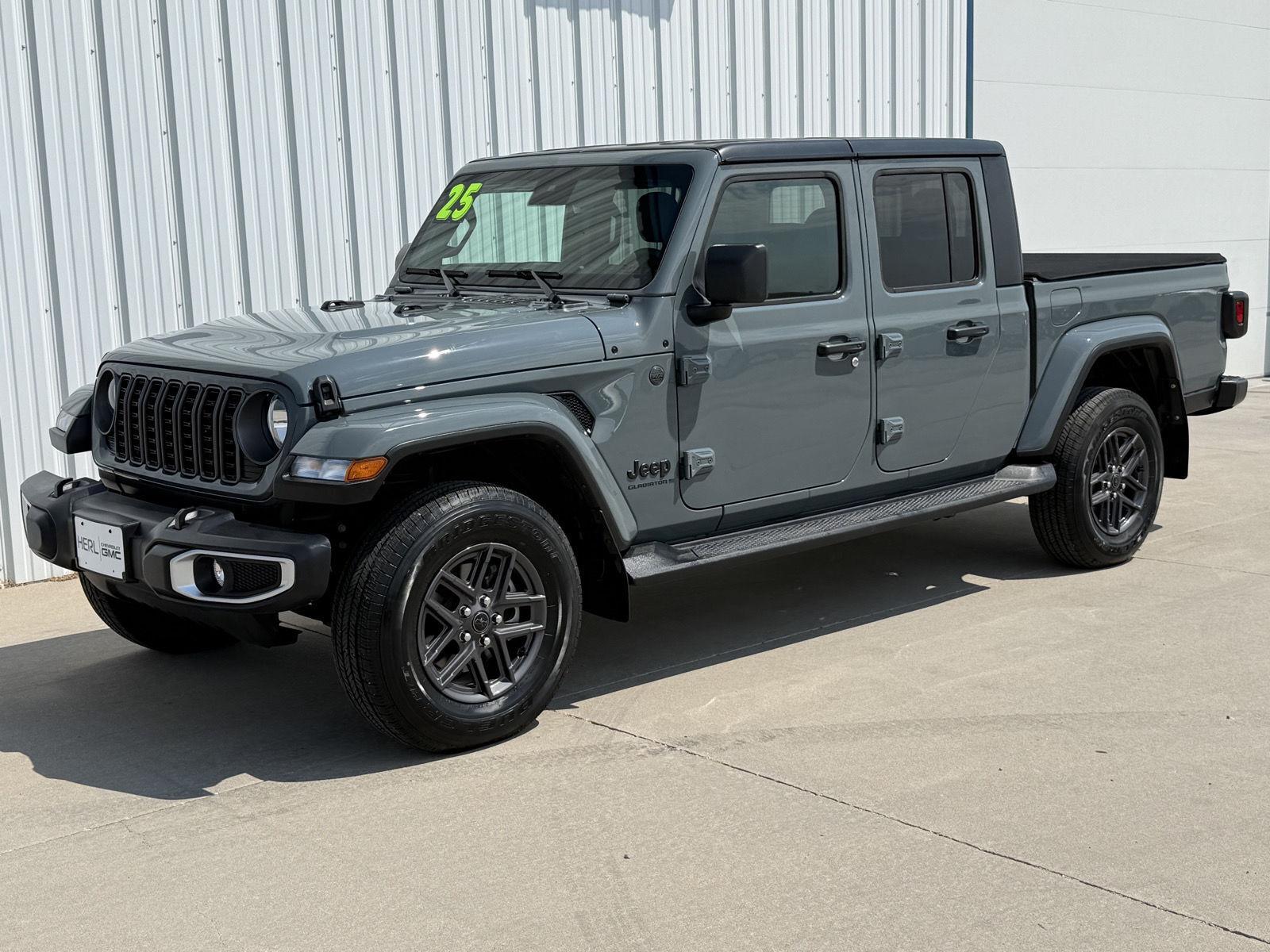 2025 Jeep Gladiator Sport S Crew Cab 4WD