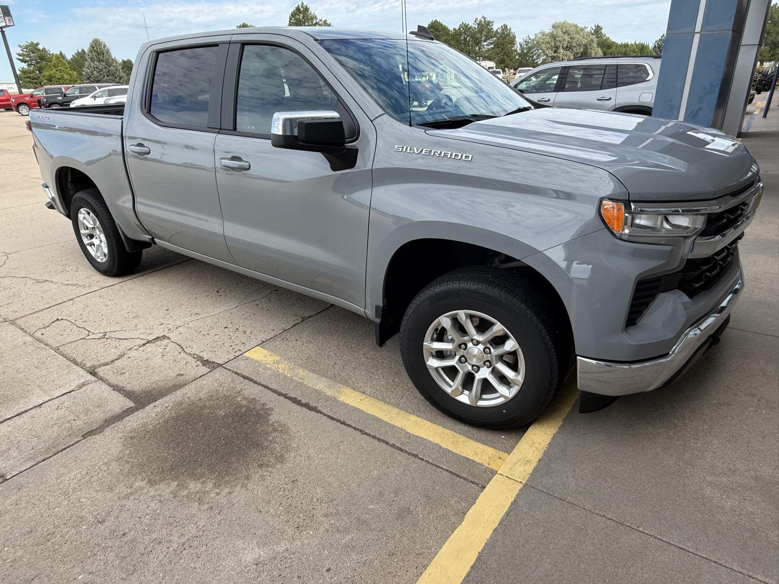 2024 Chevrolet Silverado 1500 LT Crew Cab 4WD