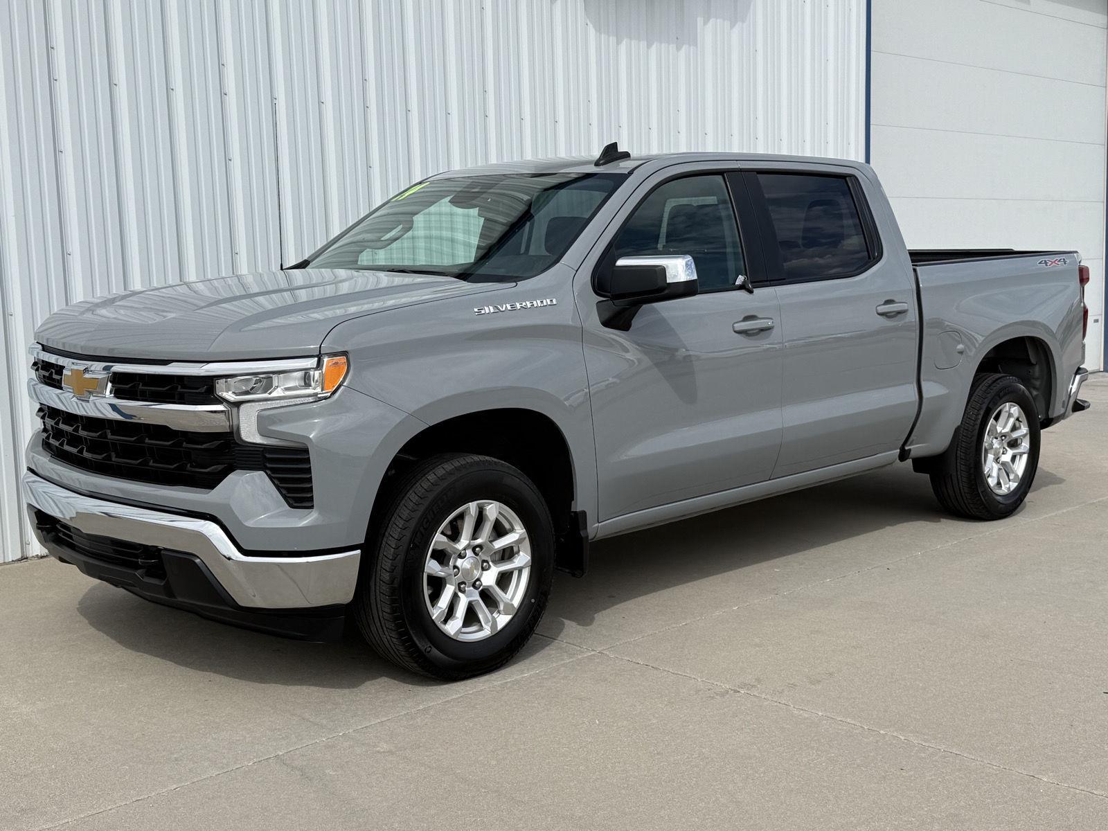 2024 Chevrolet Silverado 1500 LT Crew Cab 4WD