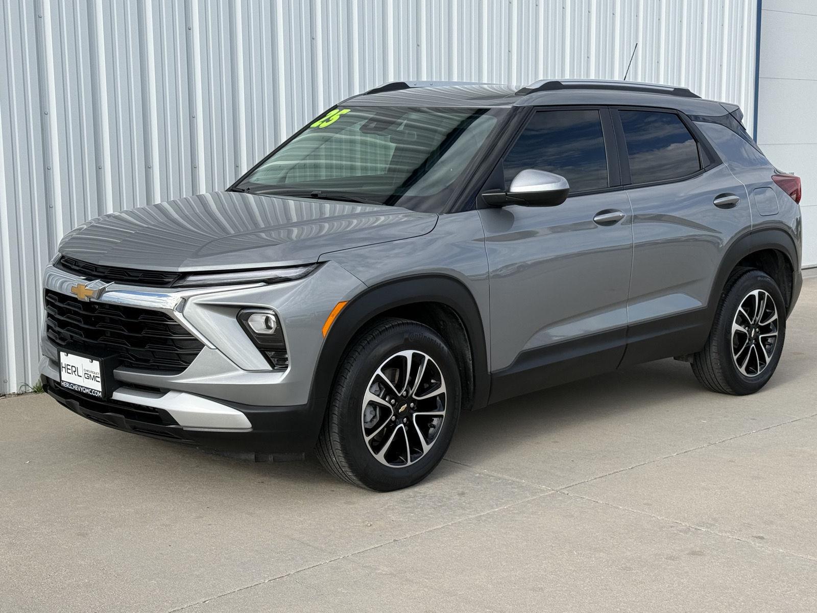 Sterling Gray Metallic 2025 Chevrolet Trailblazer SUV / Crossover Front-Wheel Drive Continuously Variable Transmission