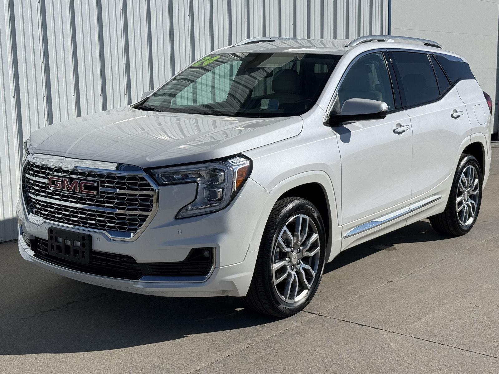  2024 GMC Terrain Denali AWD   