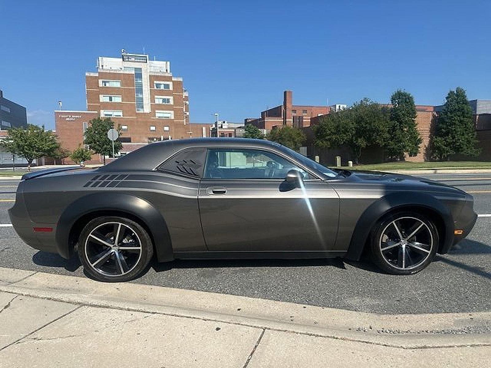 Image of 2010 Dodge Challenger