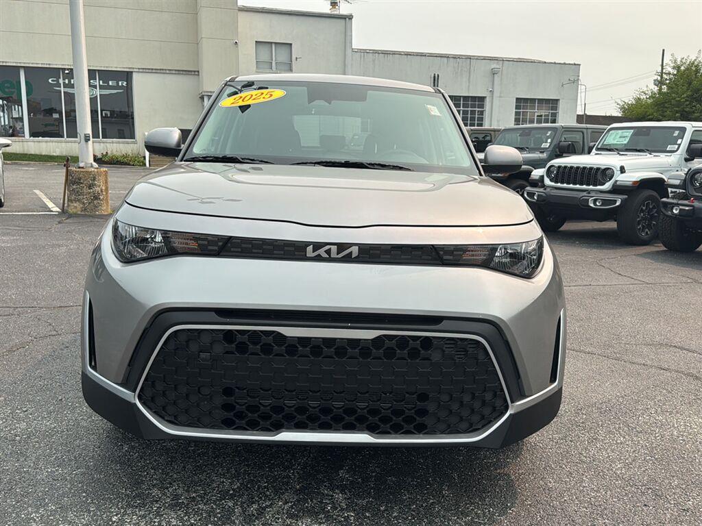  2025 Kia Soul LX FWD   