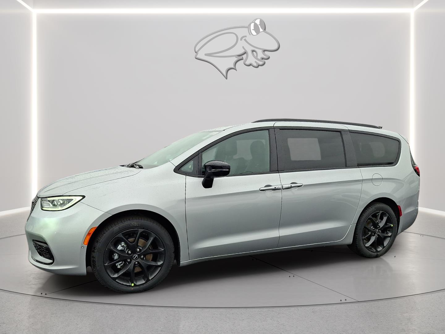 View vehicle photo 2