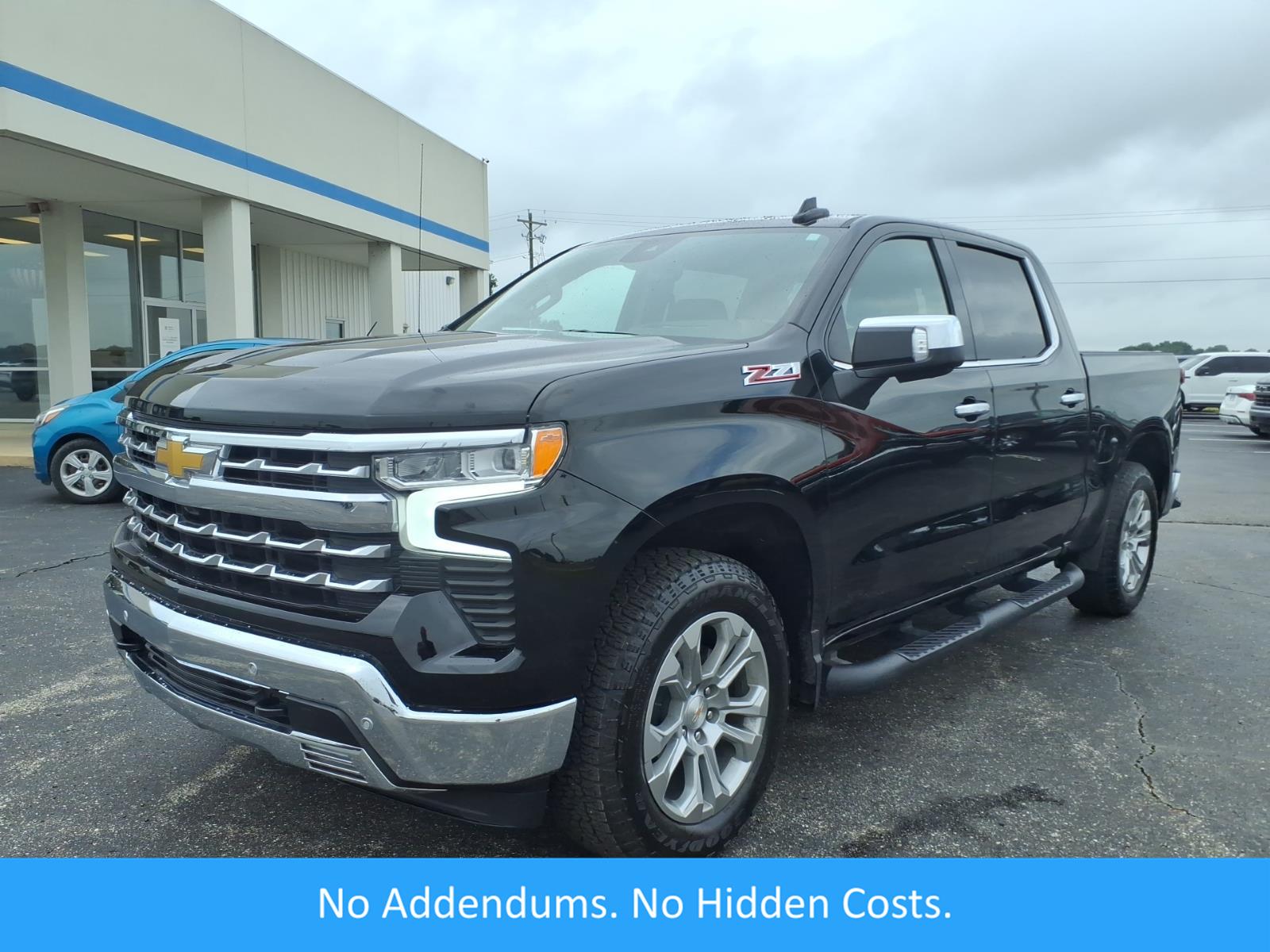 2025 Chevrolet Silverado 1500 LTZ Crew Cab 4WD