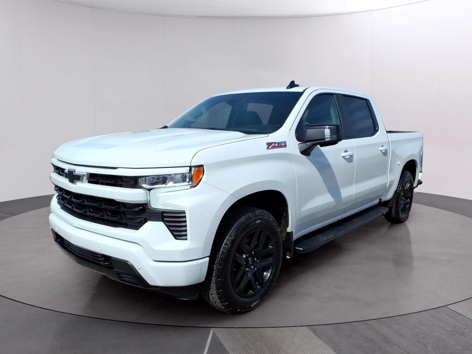 Summit White 2026 Chevrolet Silverado 1500 Pickup Truck Four-Wheel Drive Automatic