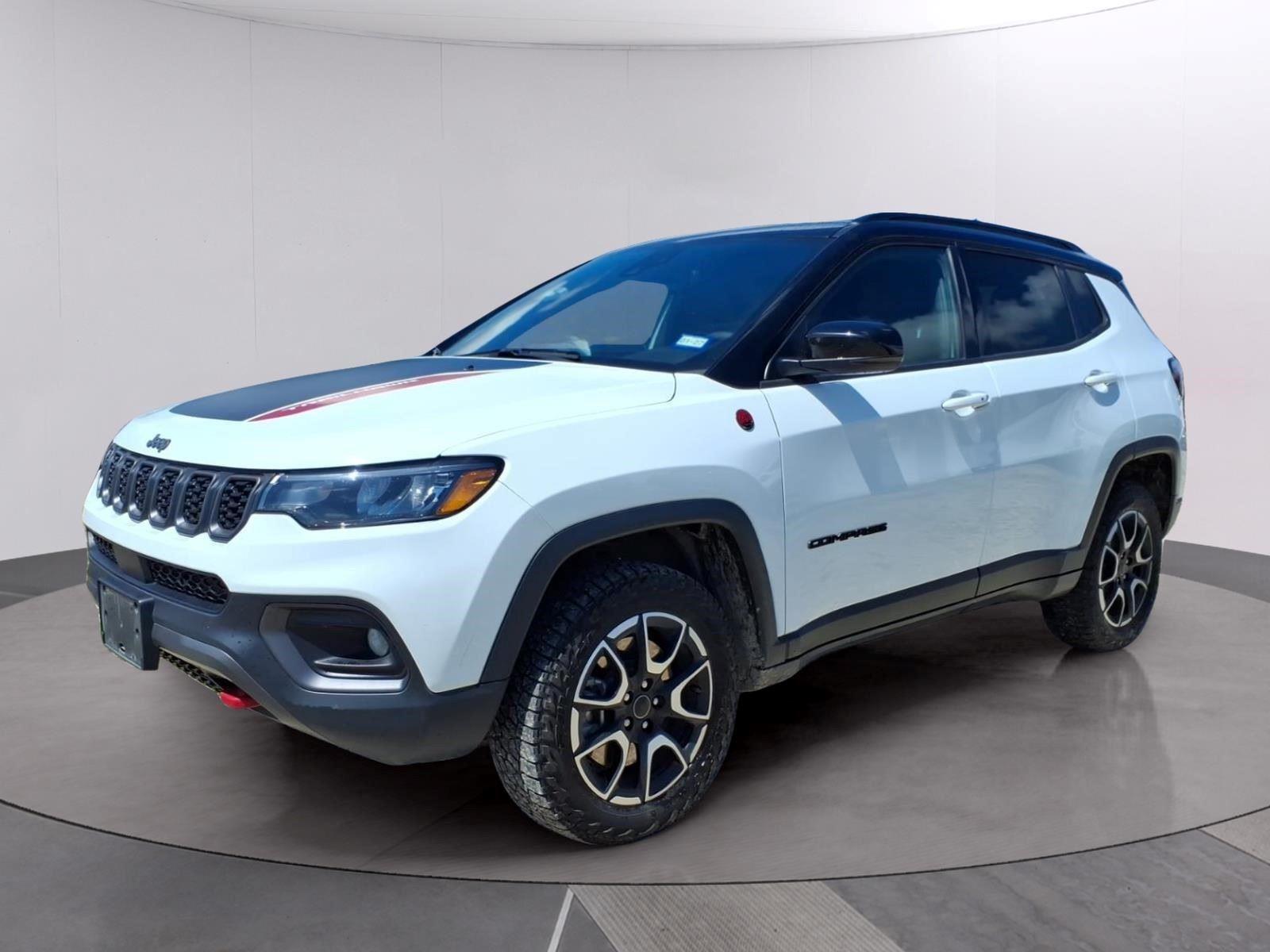 Bright White Clearcoat 2025 Jeep Compass SUV / Crossover Four-Wheel Drive 8-Speed Automatic