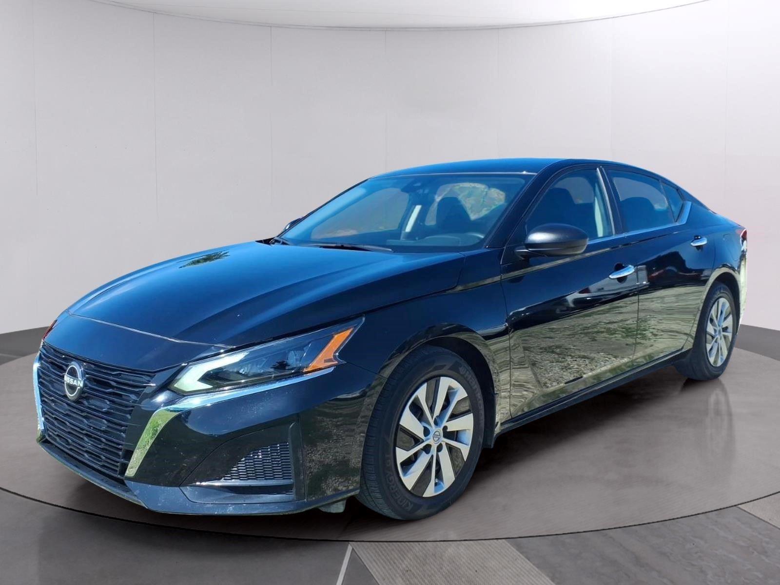 Super Black 2024 Nissan Altima Sedan Front-Wheel Drive Continuously Variable Transmission