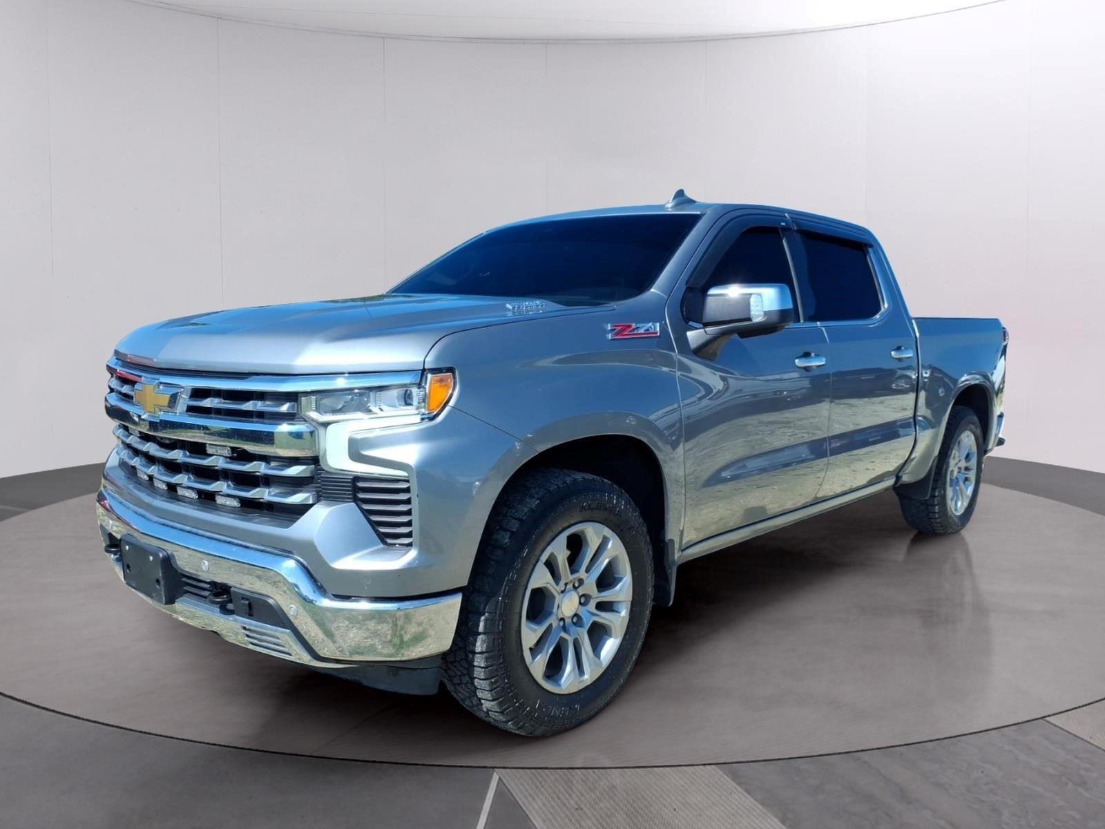 Sterling Gray Metallic 2024 Chevrolet Silverado 1500 Pickup Truck Four-Wheel Drive Automatic