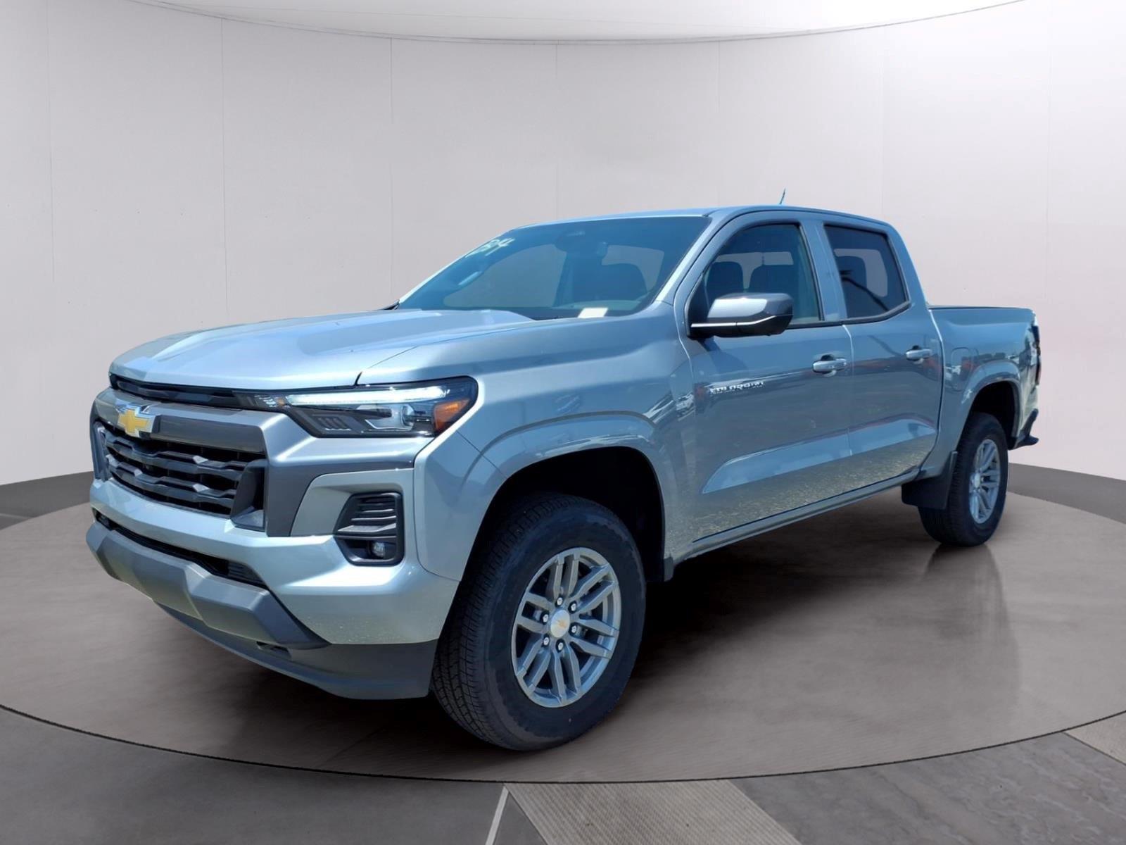 Sterling Gray Metallic 2026 Chevrolet Colorado Pickup Truck Four-Wheel Drive 8-Speed Automatic