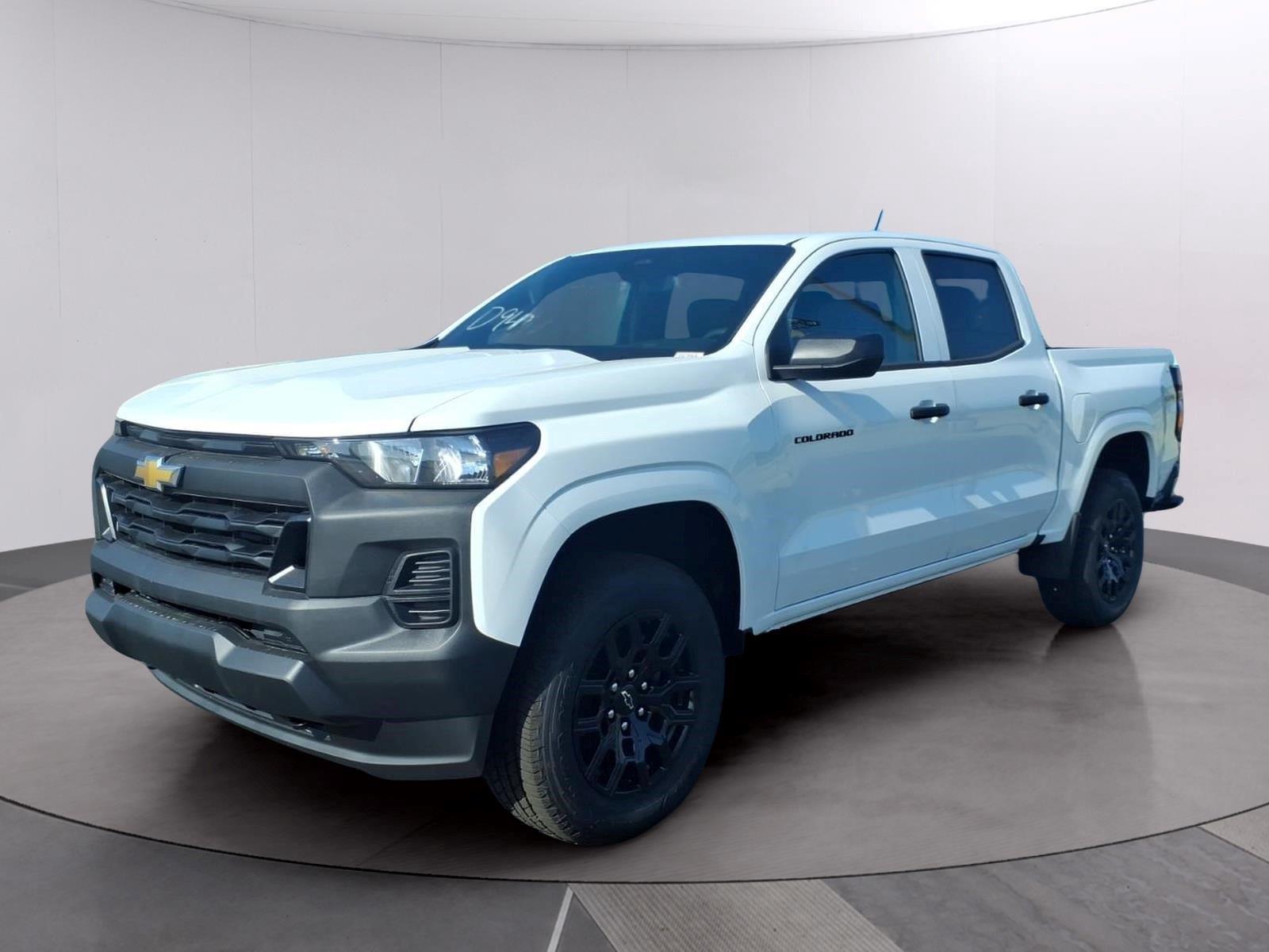 Summit White 2026 Chevrolet Colorado Pickup Truck Four-Wheel Drive 8-Speed Automatic