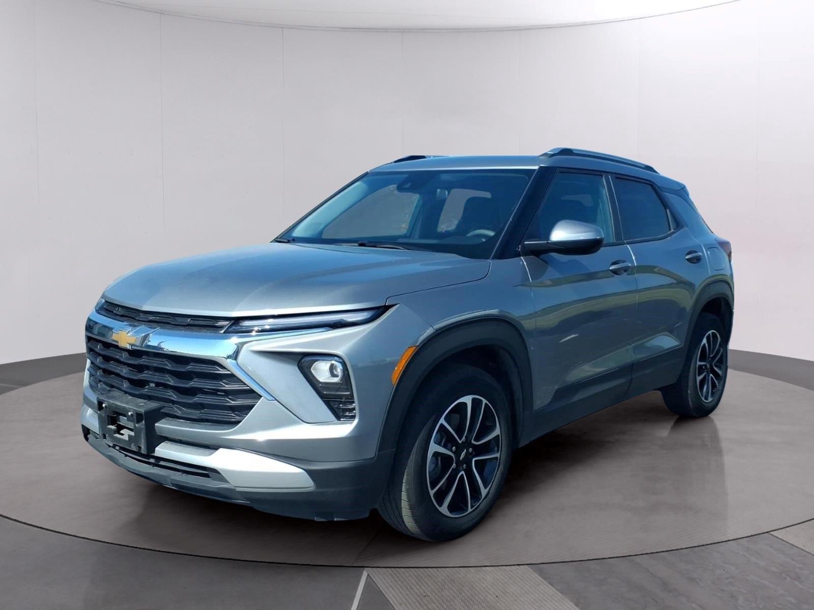 Sterling Gray Metallic 2025 Chevrolet Trailblazer SUV / Crossover Four-Wheel Drive 9-Speed Automatic
