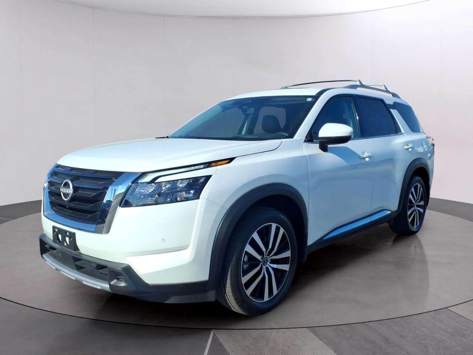 2025 Nissan Pathfinder Platinum FWD