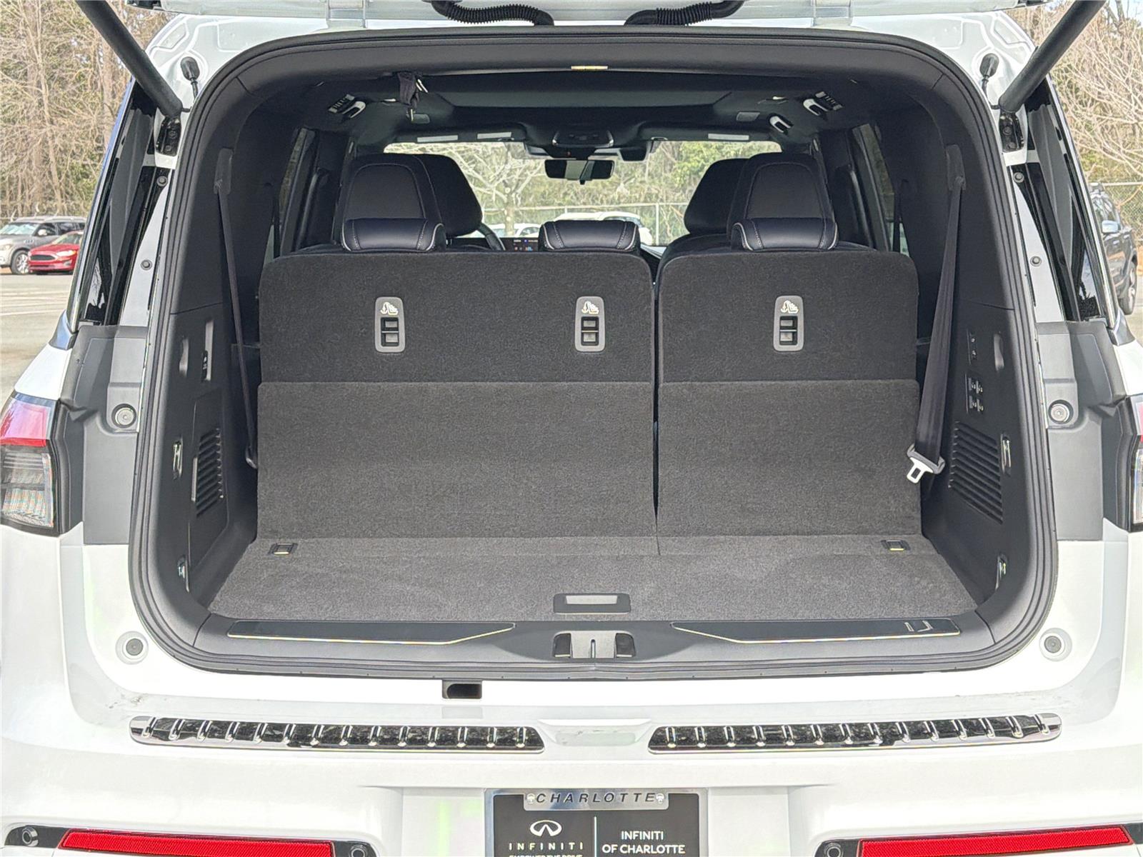 New 2026 Radiant White INFINITI SPORT image 26