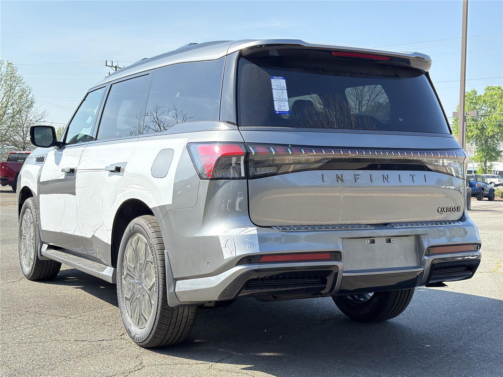 View vehicle photo 3