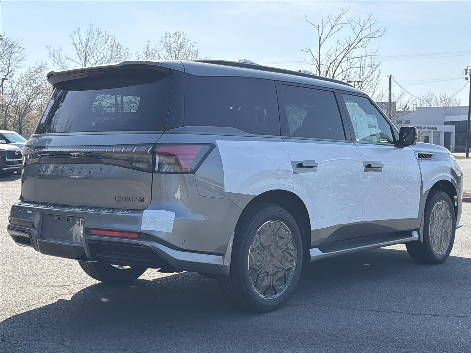 View vehicle photo 5