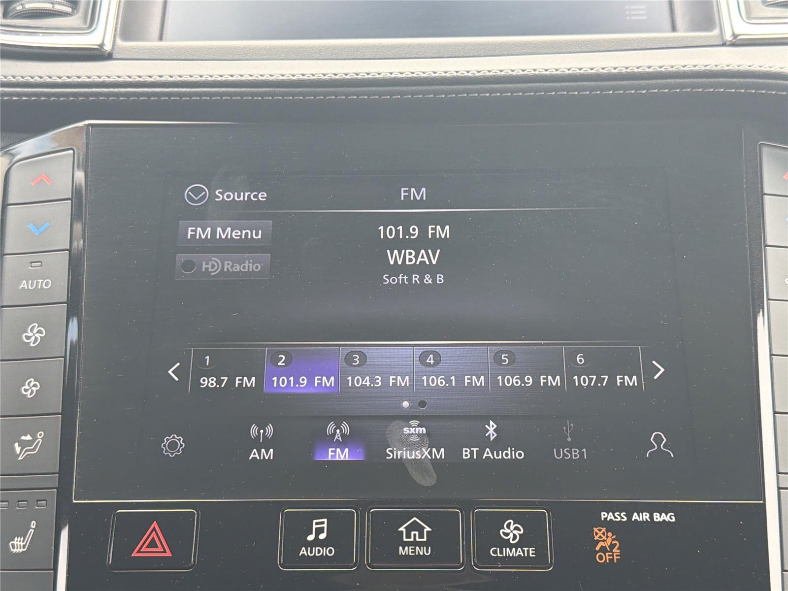 View vehicle photo 7