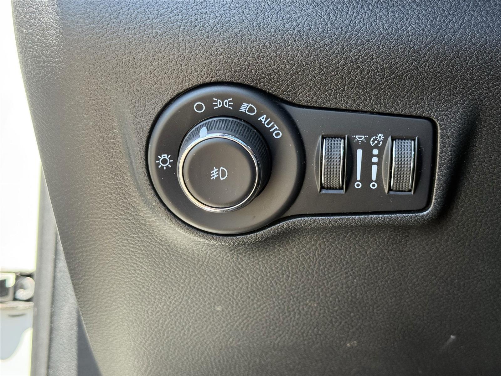 Used 2022 Bright White Clearcoat Jeep High Altitude image 13