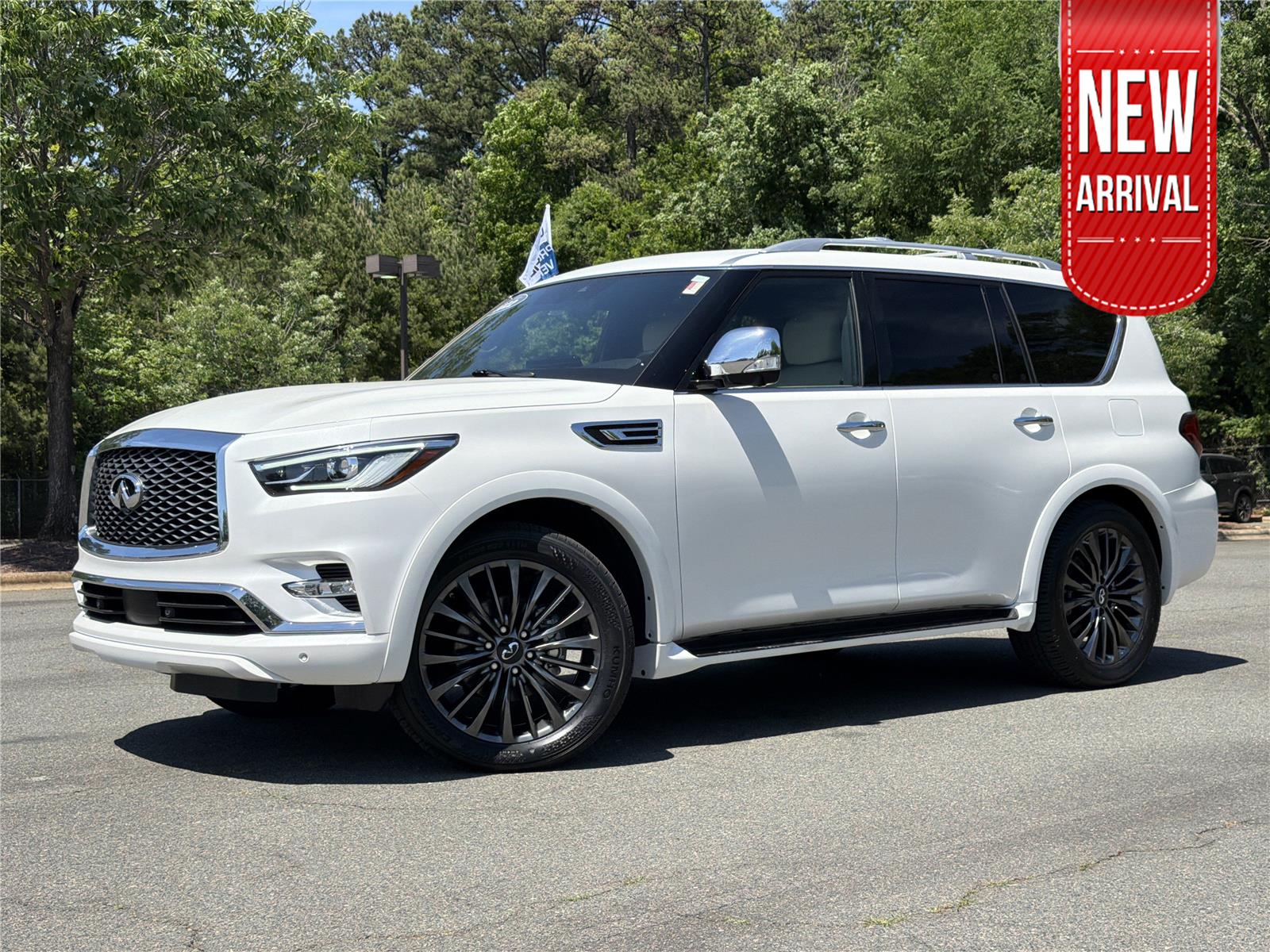 Moonstone White 2022 INFINITI QX80 Sensory 4WD SUV / Crossover All-Wheel Drive Automatic