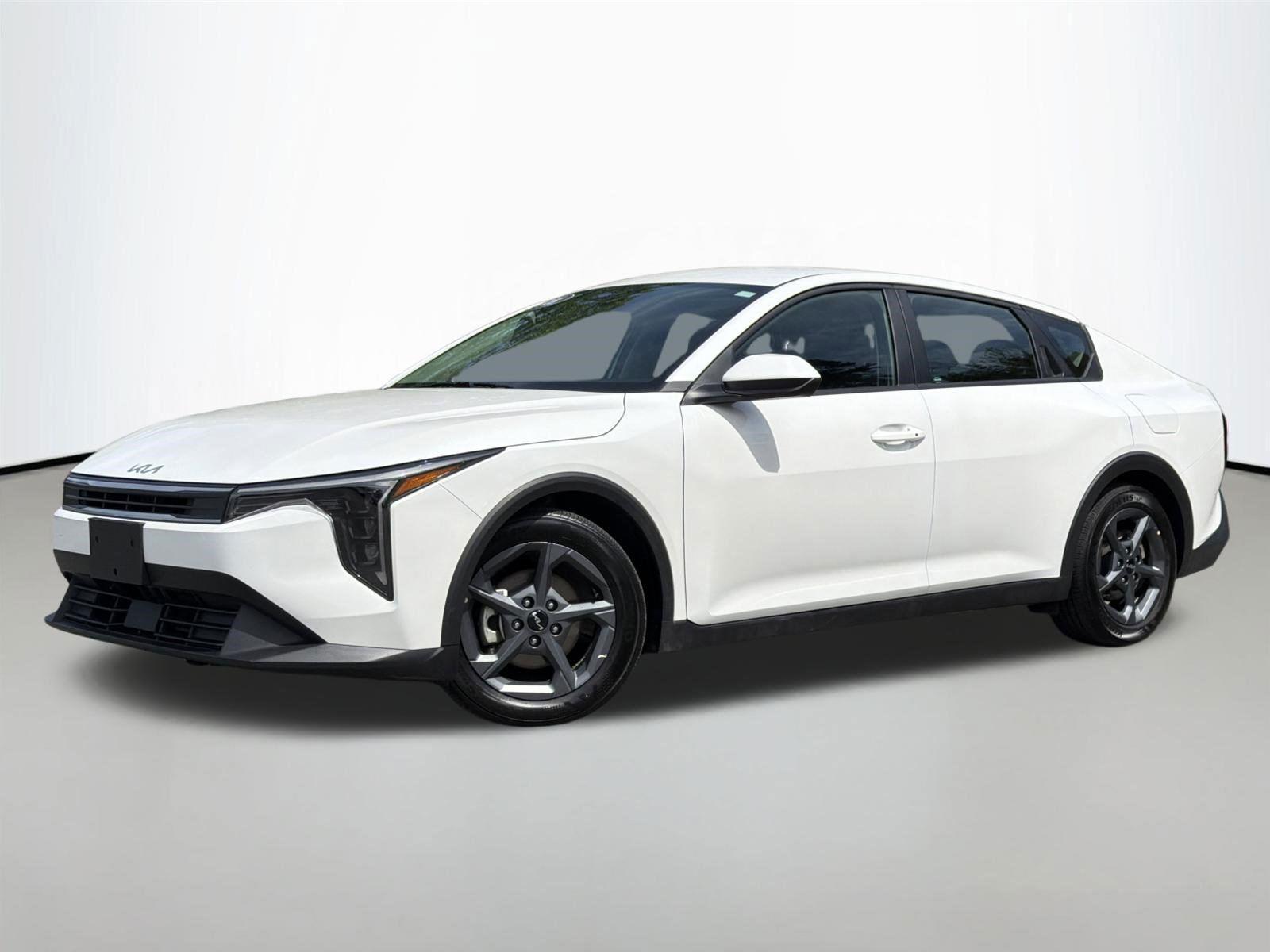 Snow White Pearl 2025 Kia K4 LXS FWD Sedan Front-Wheel Drive Continuously Variable Transmission
