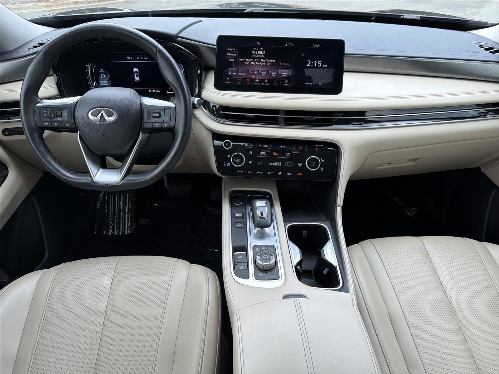 Certified Used 2024 Mineral Black INFINITI LUXE image 2