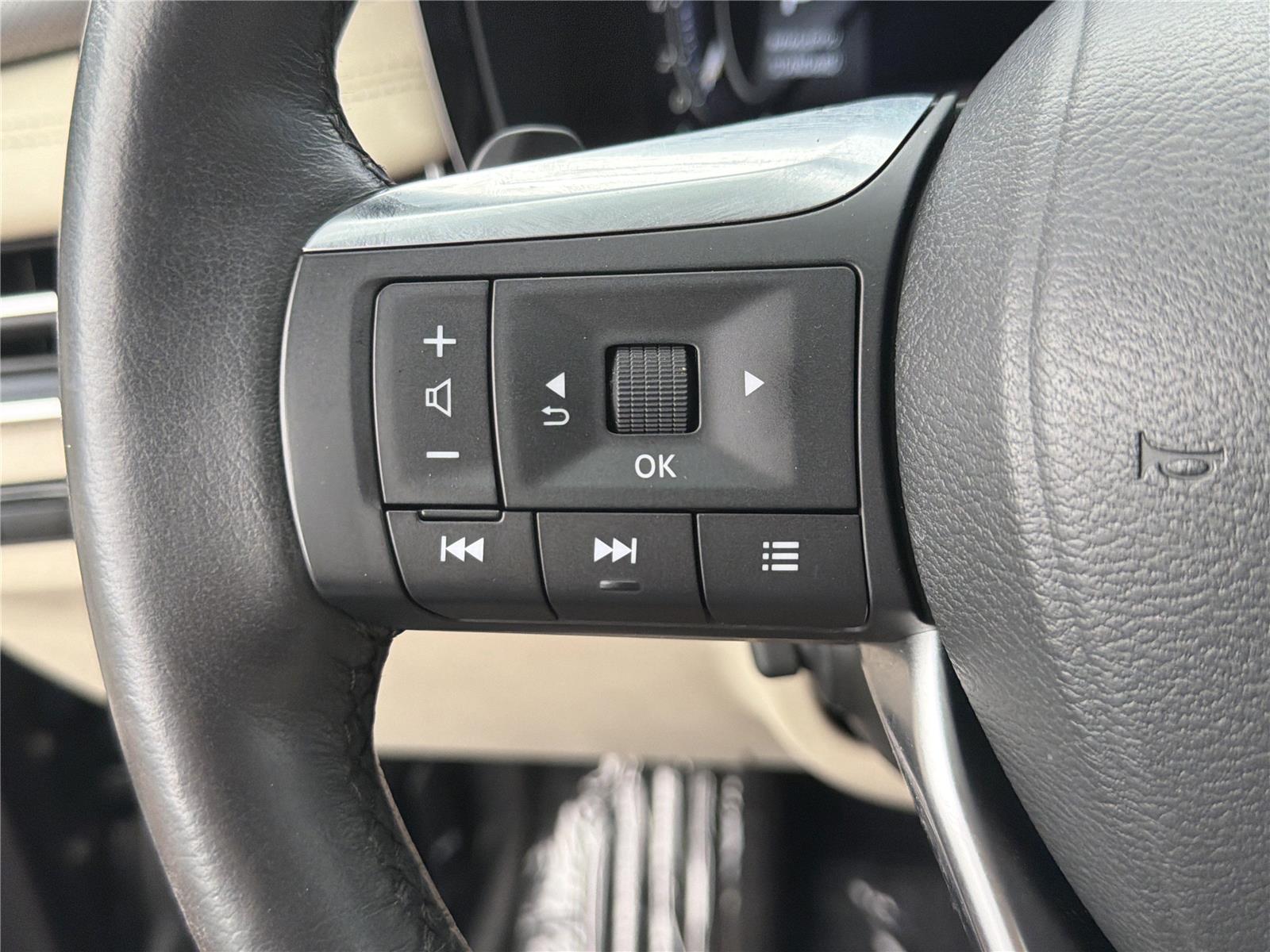 Certified Used 2024 Mineral Black INFINITI LUXE image 14
