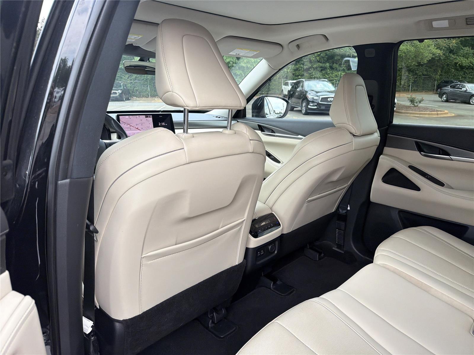 Certified Used 2024 Mineral Black INFINITI LUXE image 24
